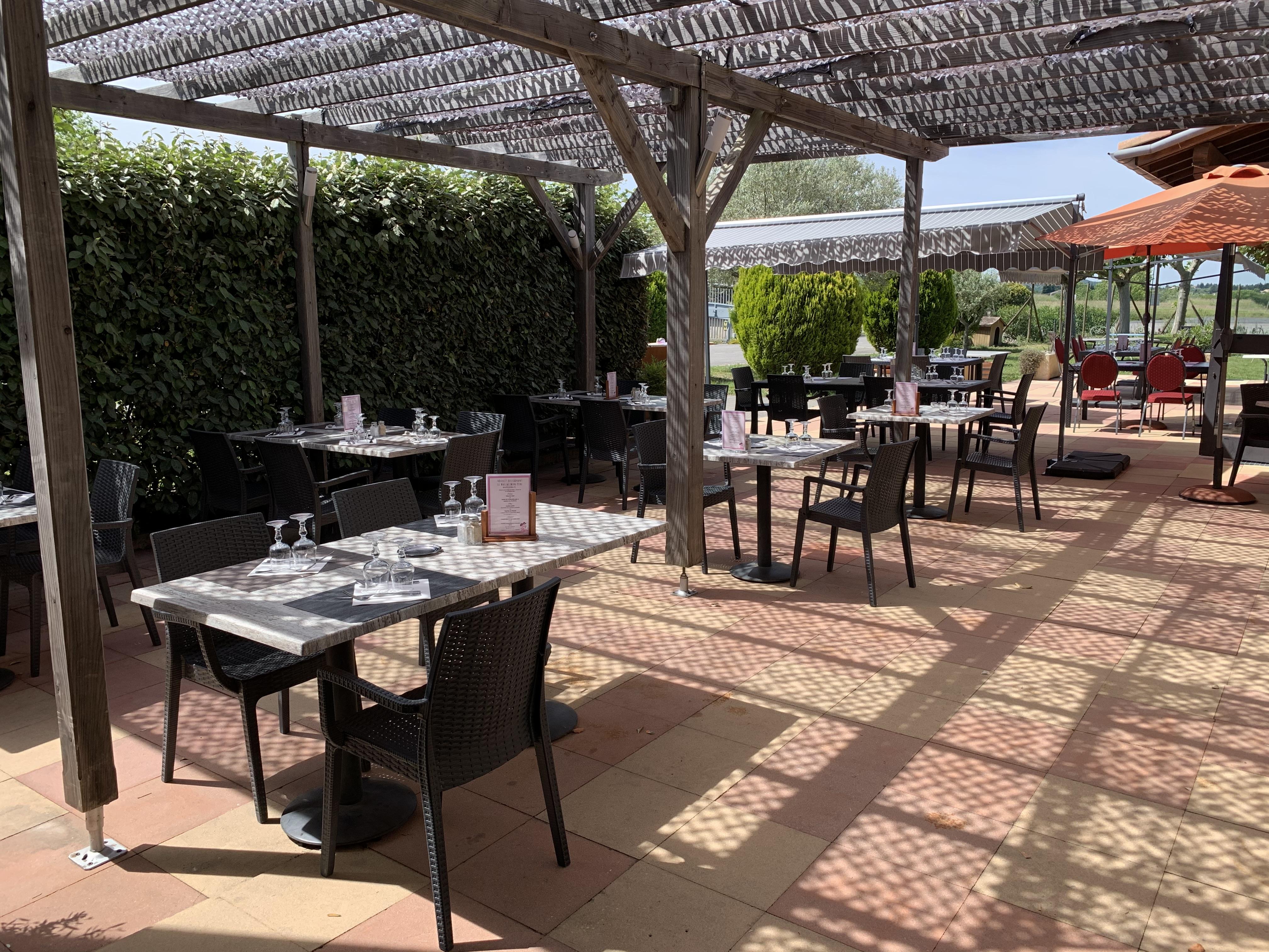 Logis Hotel Restaurant Le Mas De Mon Pere Saint-Jean-le-Centenier Экстерьер фото