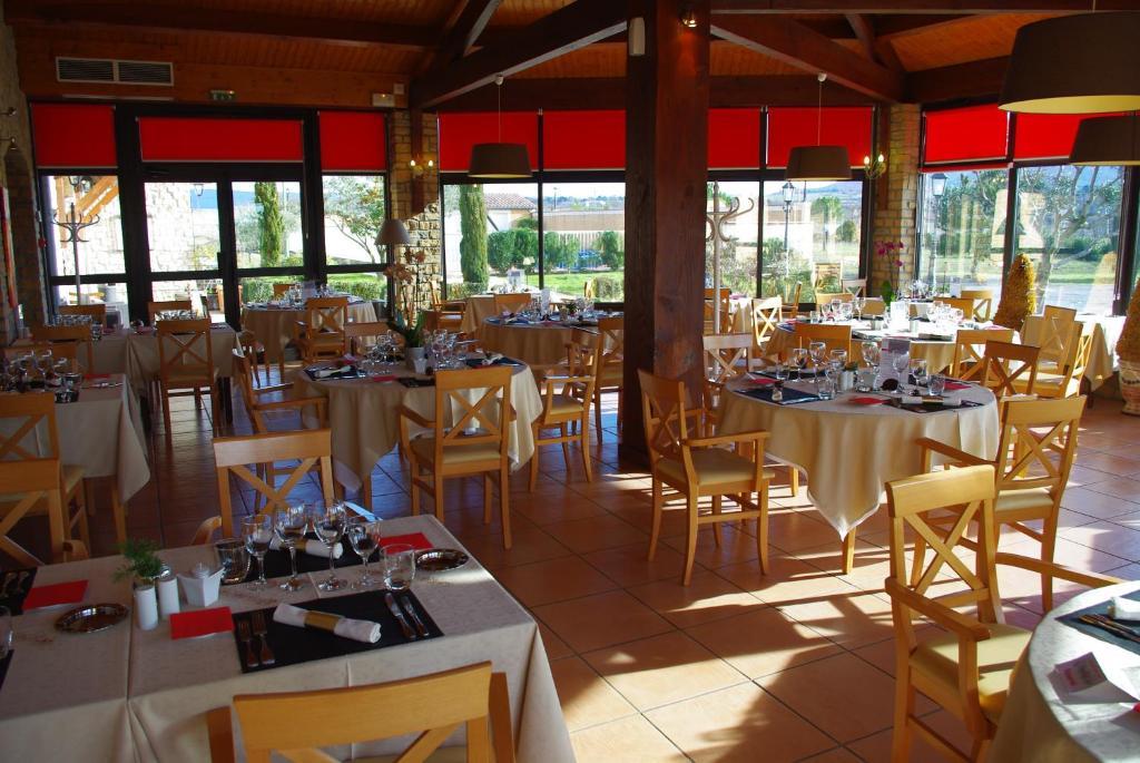 Logis Hotel Restaurant Le Mas De Mon Pere Saint-Jean-le-Centenier Экстерьер фото